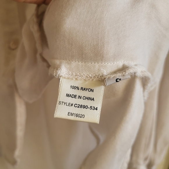 Cloth & Stone Cream Asymmetrical Button Down Shirt - Picture 2 of 4